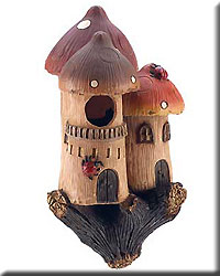 MUSHROOM CASTLE BIRDHOUSE