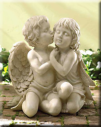 KISSING CHERUBS SCULPTURE