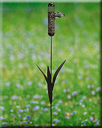 CATTAIL WIRE MESH GROUND STAKE FEEDER
