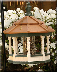 SM HANGING SPINDLE FEEDER CEDAR ROOF GREEN