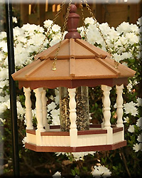 Sm Hanging Spindle Feeder Cedar Roof Red